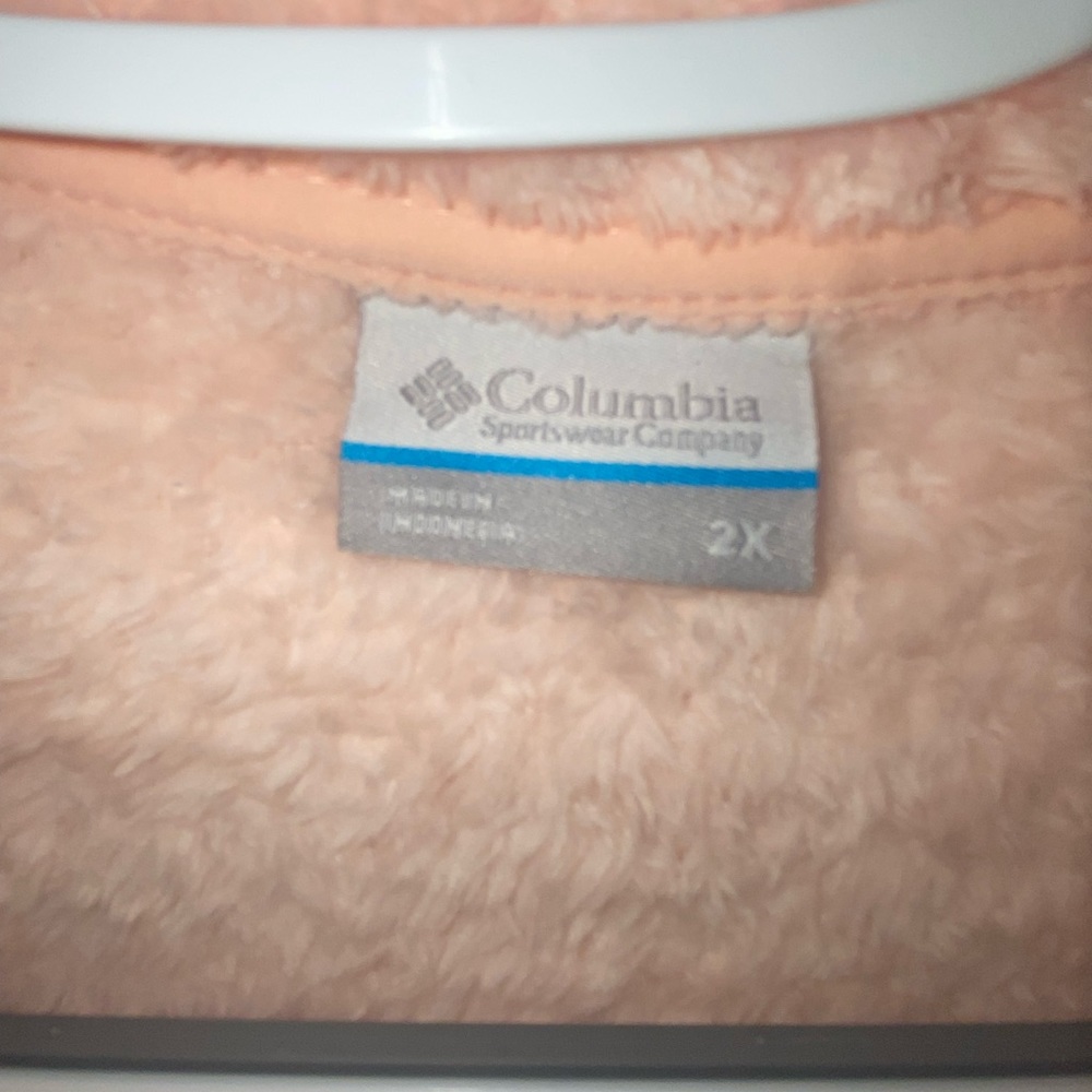 Columbia Jacket NWT, in a very cuddly fleece in a soft peach color. Size 2X. - Picture 10 of 12
